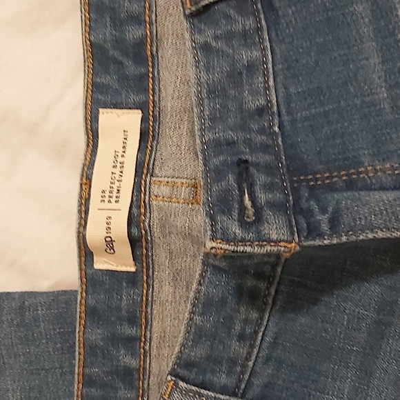 NWT Gap jeans - Picture 3 of 3